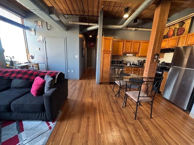 146 Court Street 408, Brockton, MA 02302