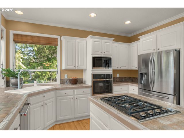 9625 Nw FLEISCHNER St, Portland, OR 97229