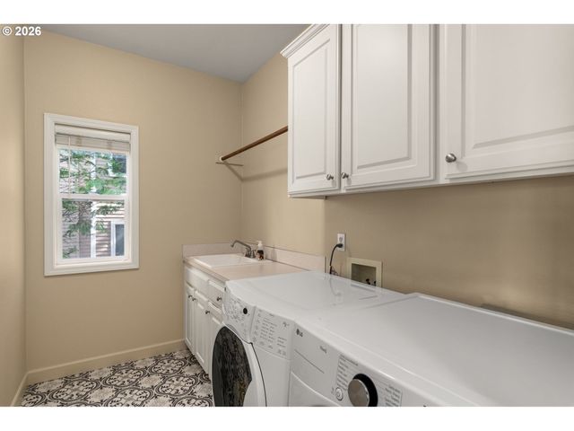 9625 Nw FLEISCHNER St, Portland, OR 97229