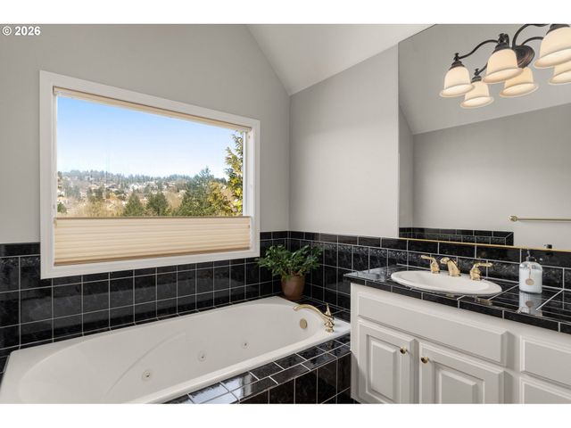 9625 Nw FLEISCHNER St, Portland, OR 97229