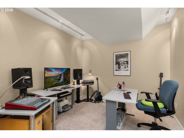 9625 Nw FLEISCHNER St, Portland, OR 97229