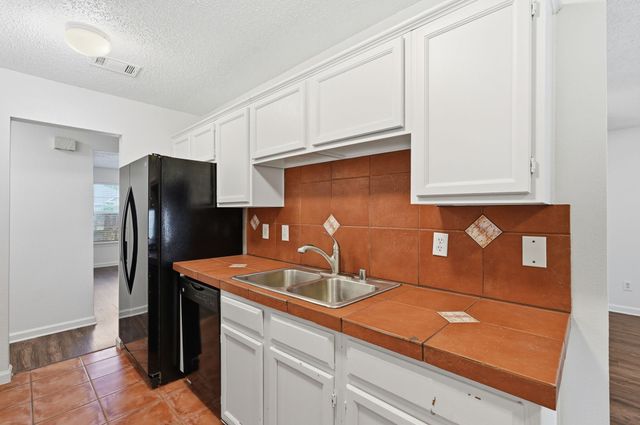 2910 Chisholm Trail, Corinth, TX 76210