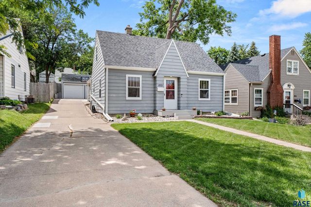 823 S West Ave Avenue, Sioux Falls, SD 57104