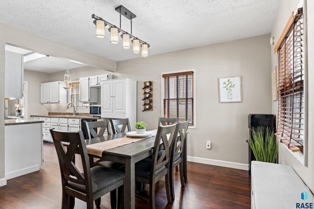 823 S West Ave Avenue, Sioux Falls, SD 57104