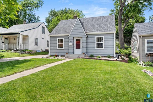 823 S West Ave Avenue, Sioux Falls, SD 57104