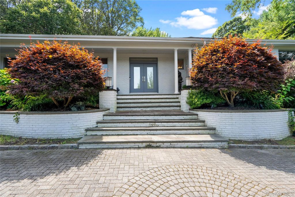 18 Lake Road, Great Neck, NY 11020 — exterior