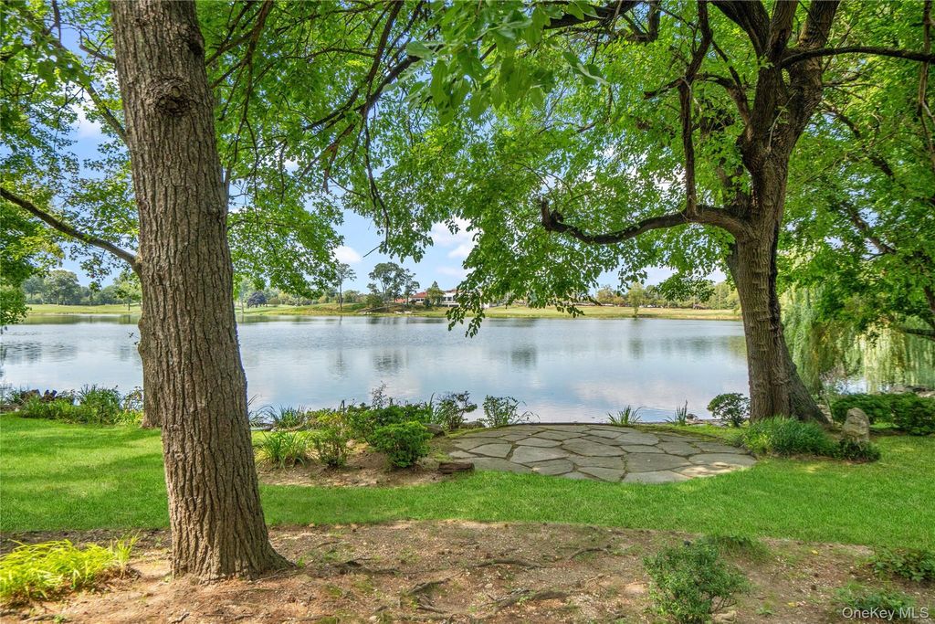 18 Lake Road, Great Neck, NY 11020 — photo 3