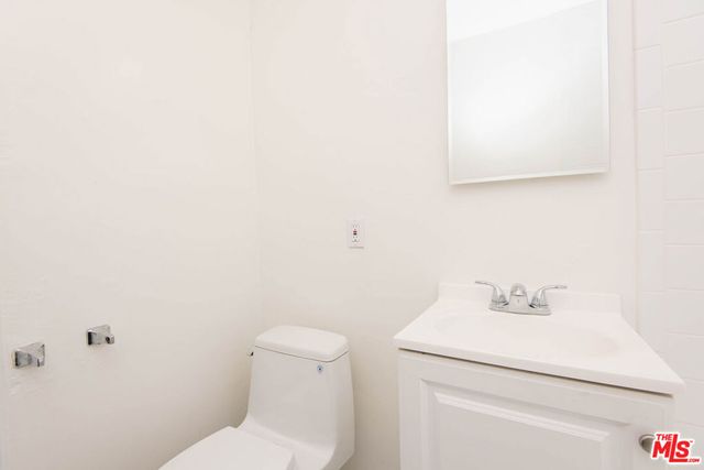 2594 Amherst Ave, Los Angeles, CA 90405