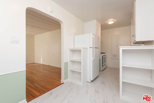 2594 Amherst Ave, Los Angeles, CA 90405