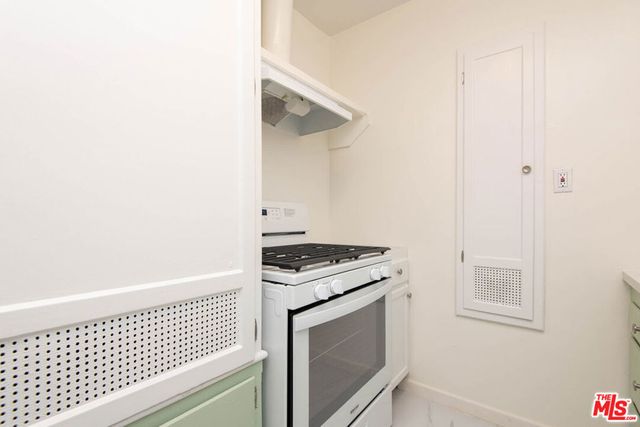 2594 Amherst Ave, Los Angeles, CA 90405