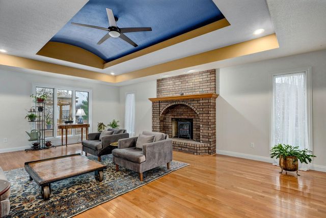 2706 N Skyview Lane, Ozark, MO 65721