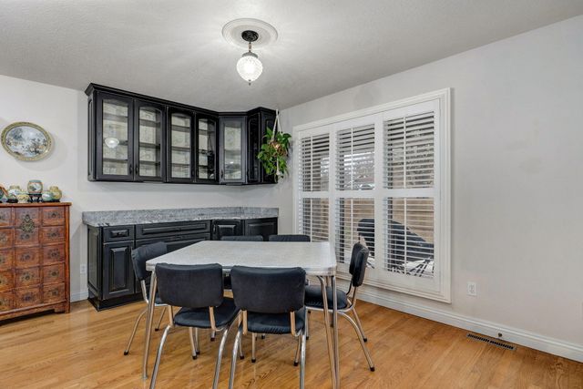 2706 N Skyview Lane, Ozark, MO 65721