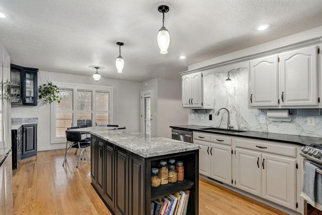 2706 N Skyview Lane, Ozark, MO 65721