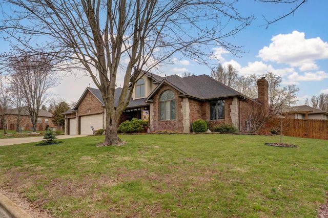 2706 N Skyview Lane, Ozark, MO 65721