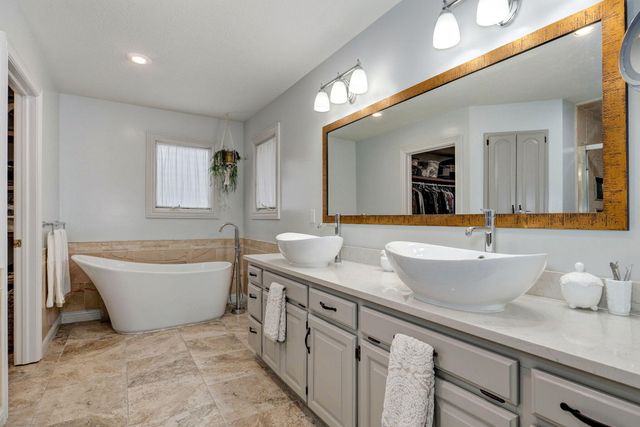 2706 N Skyview Lane, Ozark, MO 65721