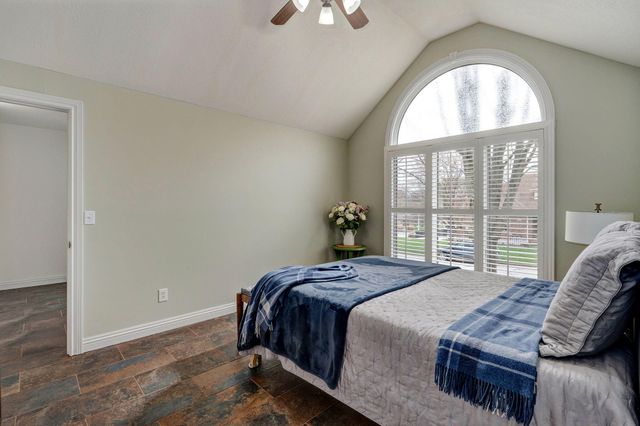 2706 N Skyview Lane, Ozark, MO 65721