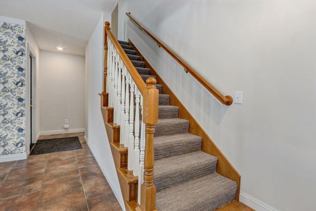 2706 N Skyview Lane, Ozark, MO 65721