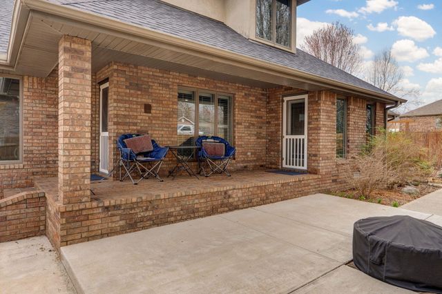 2706 N Skyview Lane, Ozark, MO 65721