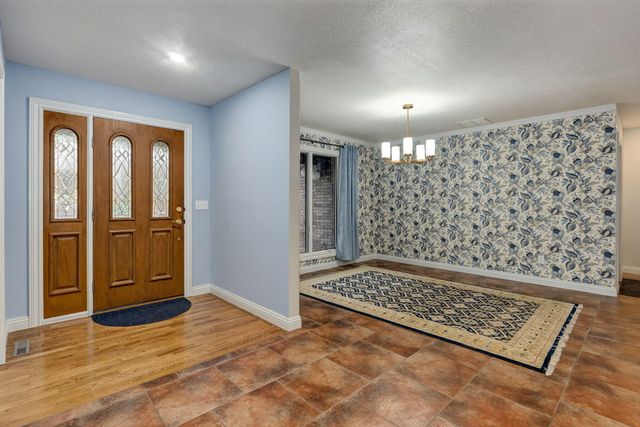 2706 N Skyview Lane, Ozark, MO 65721