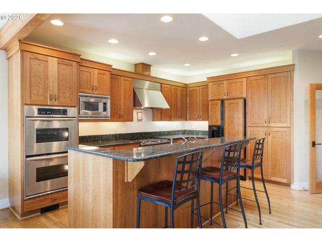 8676 Sw FAIR RIDGE Way, Portland, OR 97223