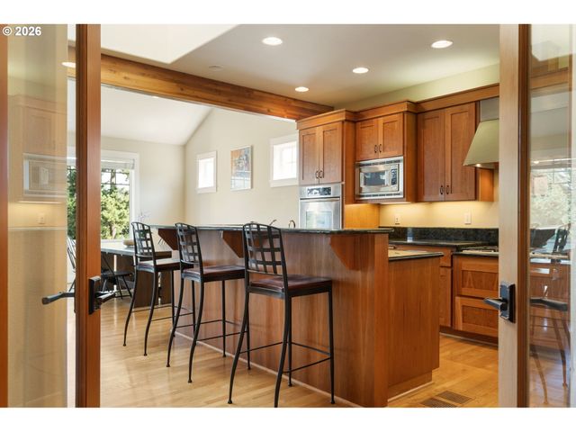 8676 Sw FAIR RIDGE Way, Portland, OR 97223