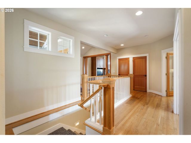 8676 Sw FAIR RIDGE Way, Portland, OR 97223