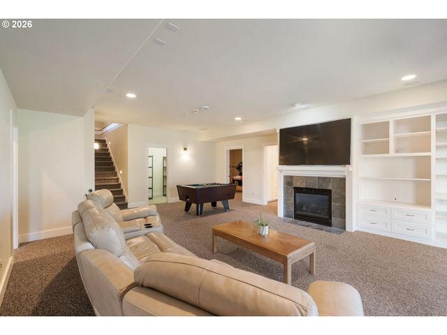 8676 Sw FAIR RIDGE Way, Portland, OR 97223