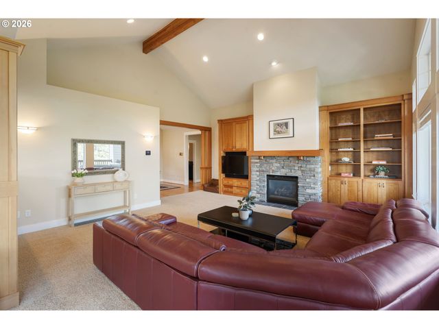 8676 Sw FAIR RIDGE Way, Portland, OR 97223