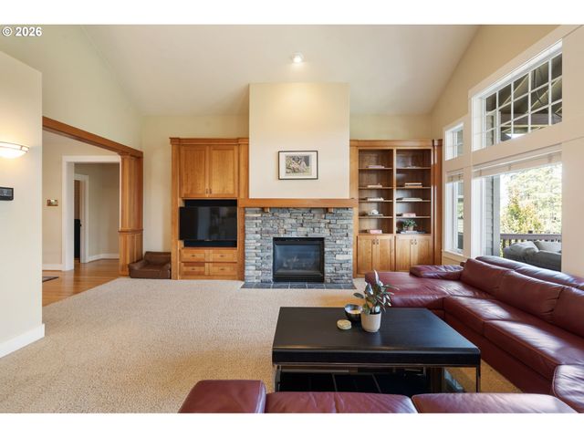 8676 Sw FAIR RIDGE Way, Portland, OR 97223