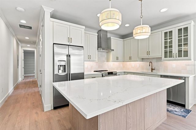 19101 GULF BOULEVARD, Indian Shores, FL 33785