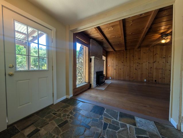 8486 Center St, Mokelumne Hill, CA 95245