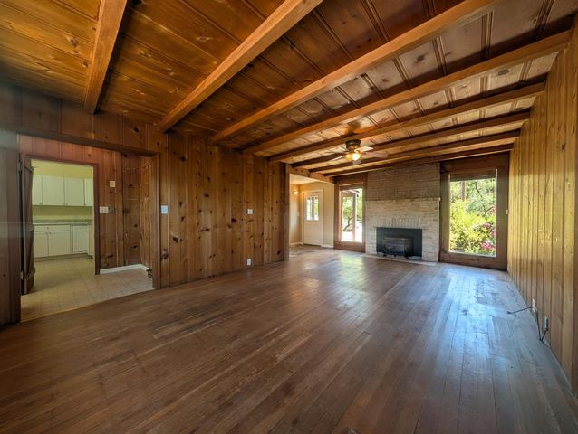 8486 Center St, Mokelumne Hill, CA 95245