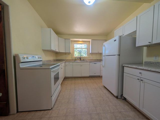 8486 Center St, Mokelumne Hill, CA 95245
