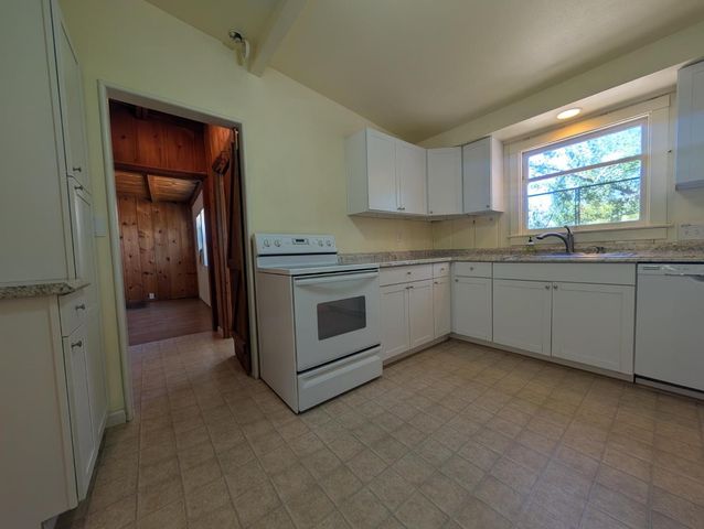 8486 Center St, Mokelumne Hill, CA 95245