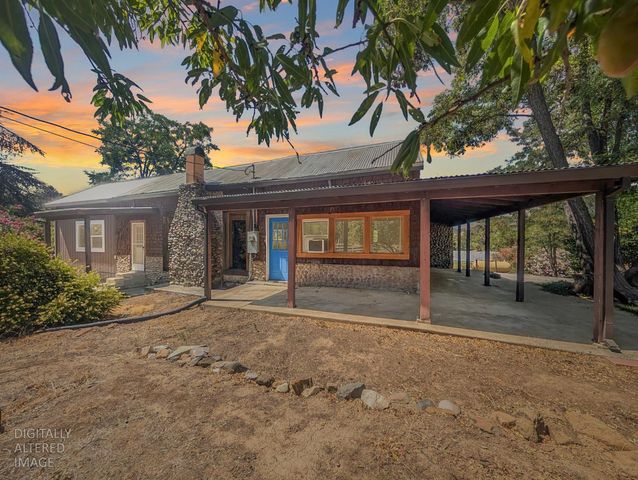8486 Center St, Mokelumne Hill, CA 95245