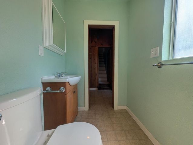 8486 Center St, Mokelumne Hill, CA 95245