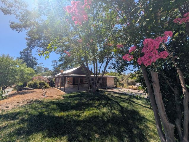 8486 Center St, Mokelumne Hill, CA 95245
