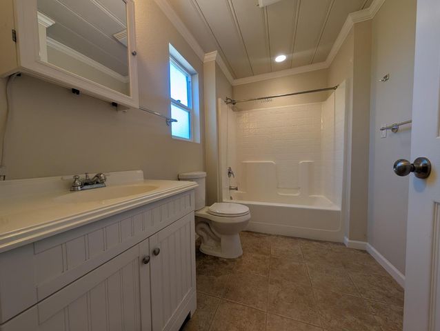 8486 Center St, Mokelumne Hill, CA 95245