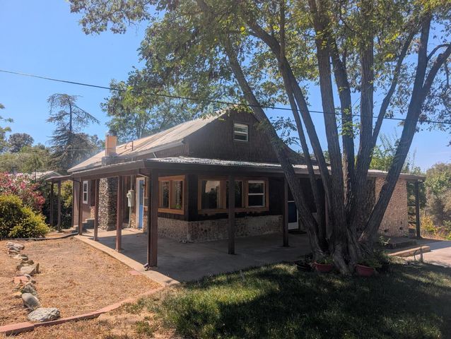 8486 Center St, Mokelumne Hill, CA 95245