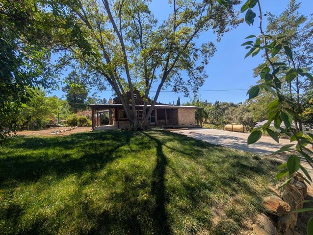 8486 Center St, Mokelumne Hill, CA 95245