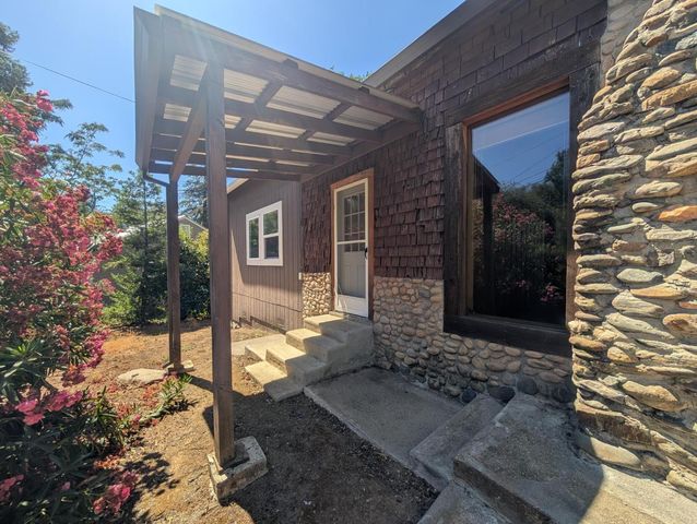 8486 Center St, Mokelumne Hill, CA 95245