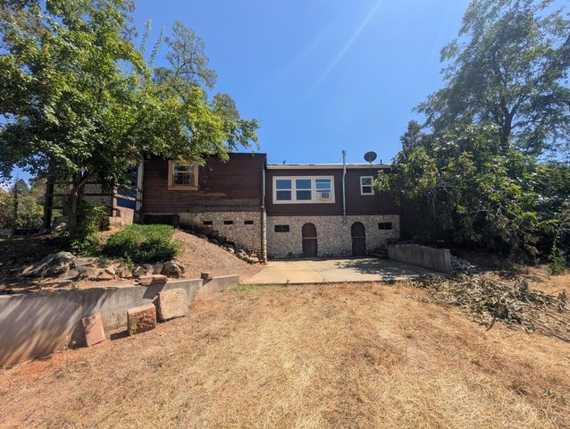 8486 Center St, Mokelumne Hill, CA 95245