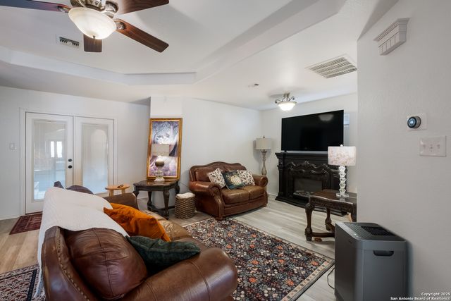 10403 Alsfeld, Helotes, TX 78023