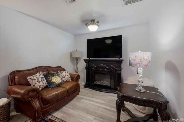 10403 Alsfeld, Helotes, TX 78023