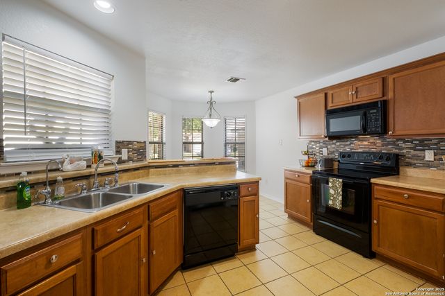 10403 Alsfeld, Helotes, TX 78023