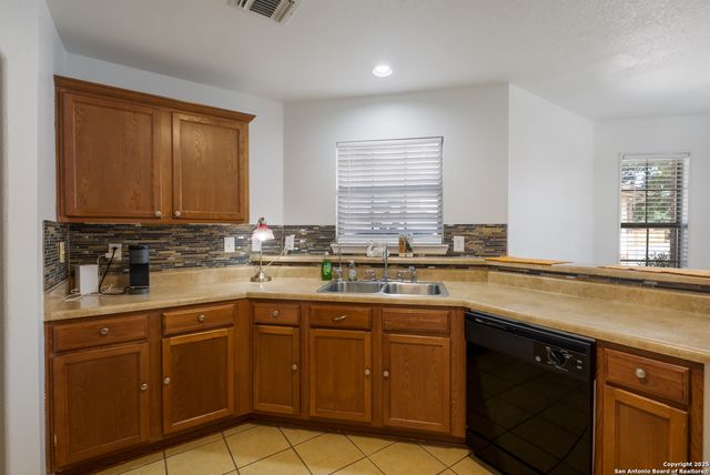 10403 Alsfeld, Helotes, TX 78023