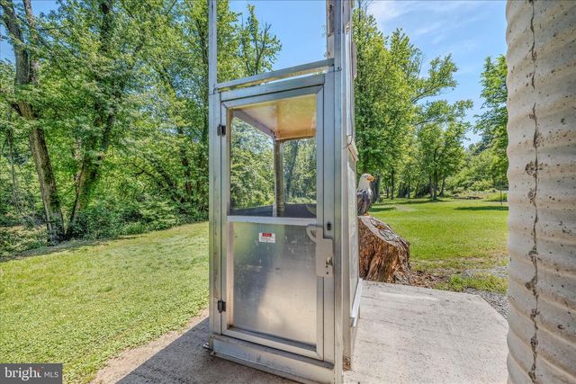 900 JOSHUA LN, Berkeley Springs, WV 25411