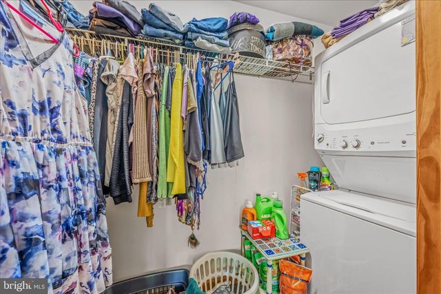 900 JOSHUA LN, Berkeley Springs, WV 25411