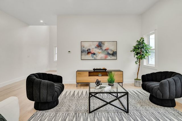 22 Estabrook Rd, Lexington, MA 02421