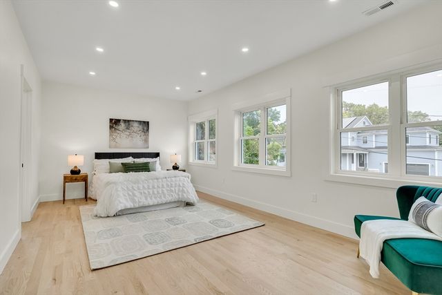 22 Estabrook Rd, Lexington, MA 02421